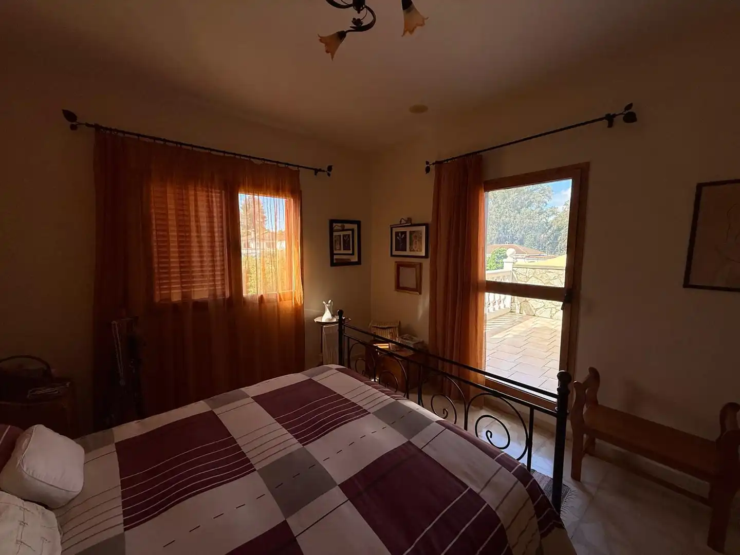 Habitación de Casa o chalet en venta en Alcalá de Guadaira con Aire acondicionado, Calefacción y Jardín privado