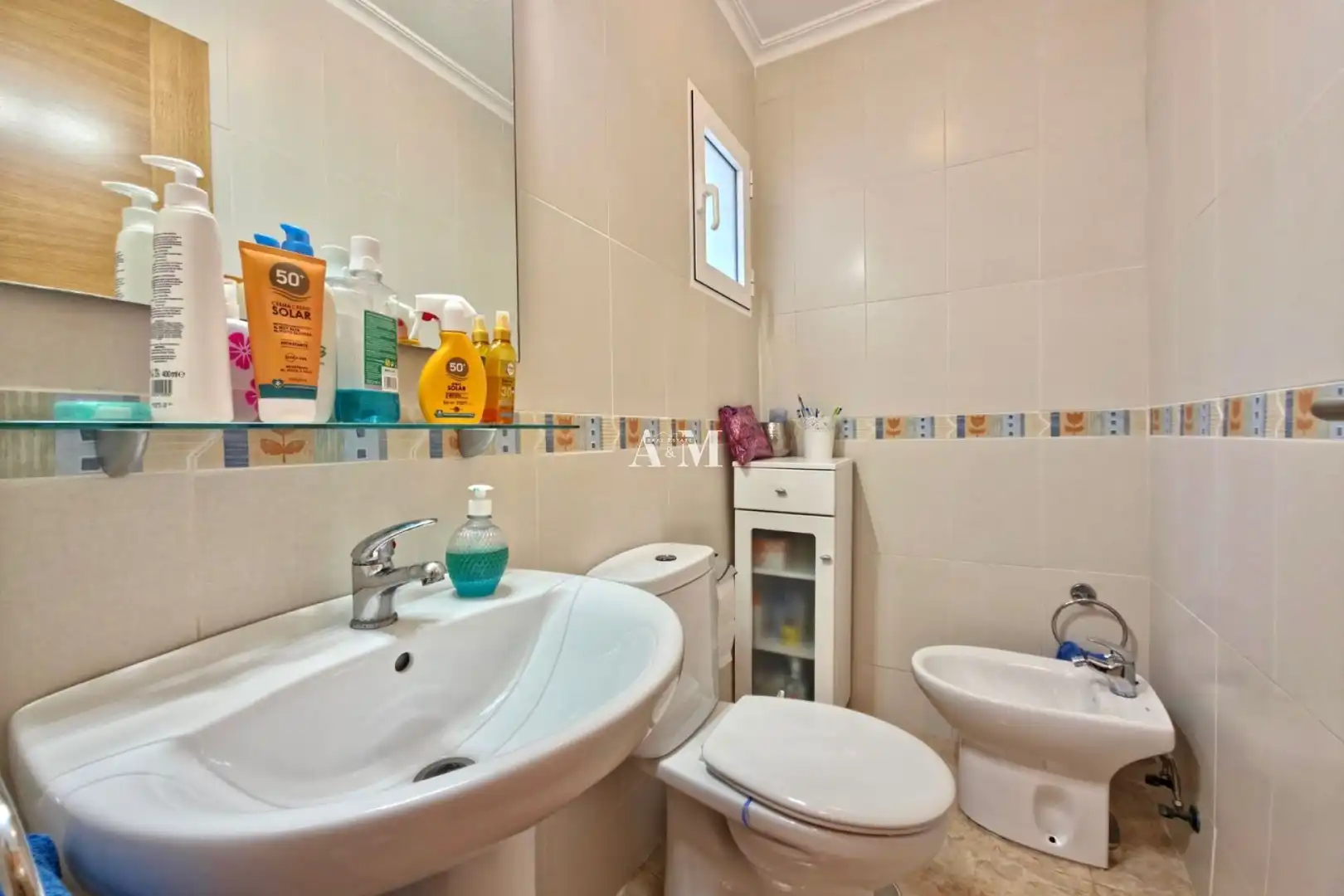 Baño de Casa adosada de alquiler en Pilar de la Horadada con Aire acondicionado, Calefacción y Terraza