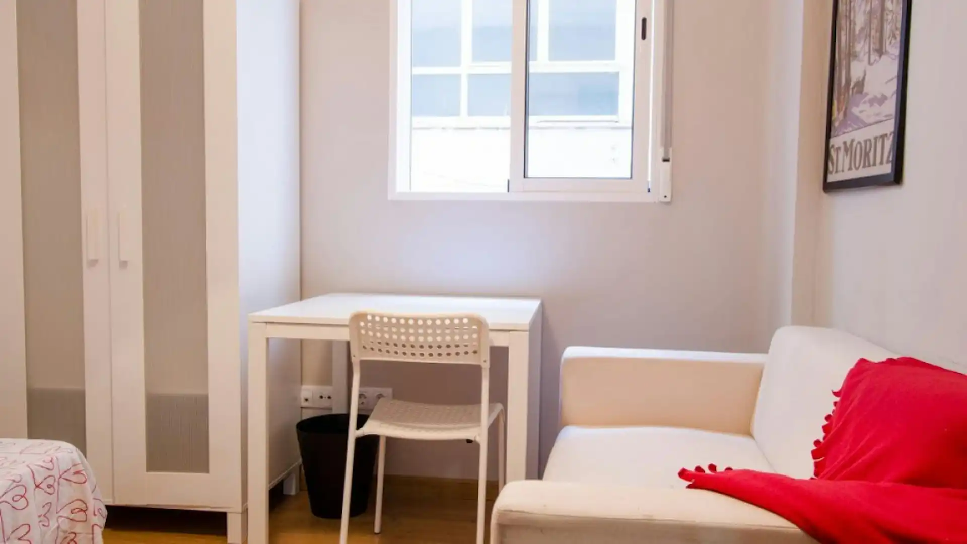Schlafzimmer von Wohnung zur untervermieten in  Valencia Capital mit Waschmaschine und Internet