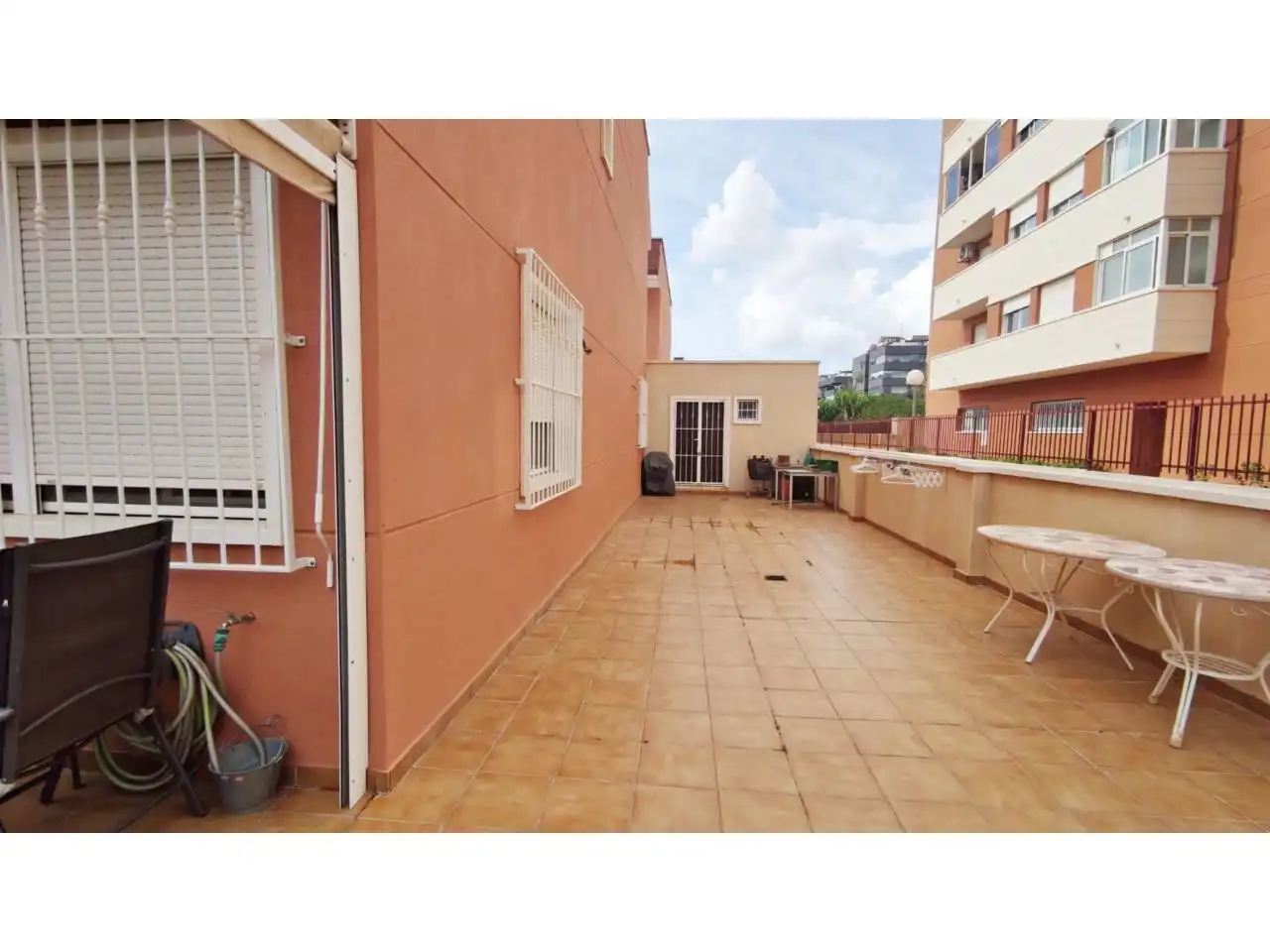 Vista exterior de Dúplex en venta en Elche / Elx con Aire acondicionado, Calefacción y Terraza