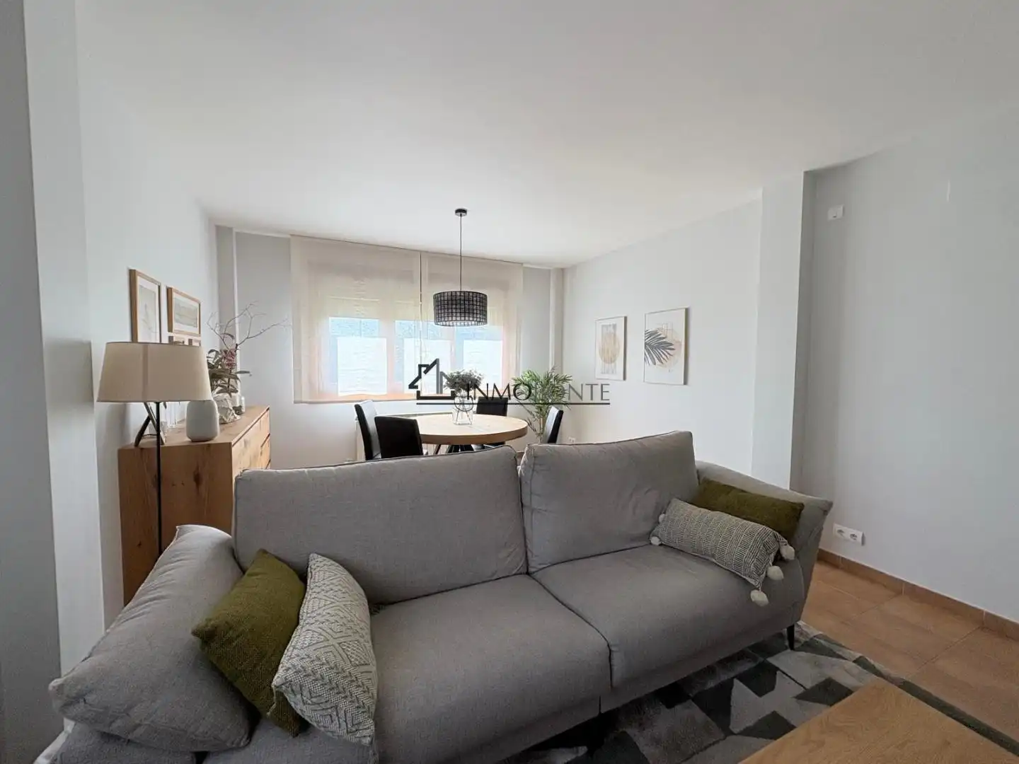 Sala d'estar de Casa o xalet en venda en Pontevedra Capital  amb Calefacció, Jardí privat i Terrassa