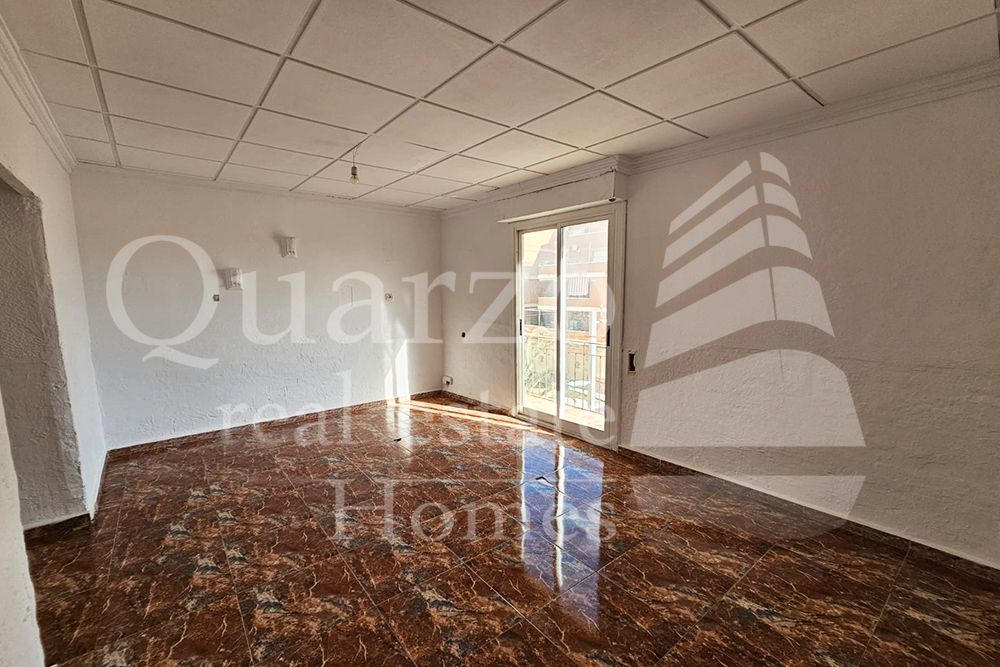 Sala de estar de Piso en venta en Elda con Balcón