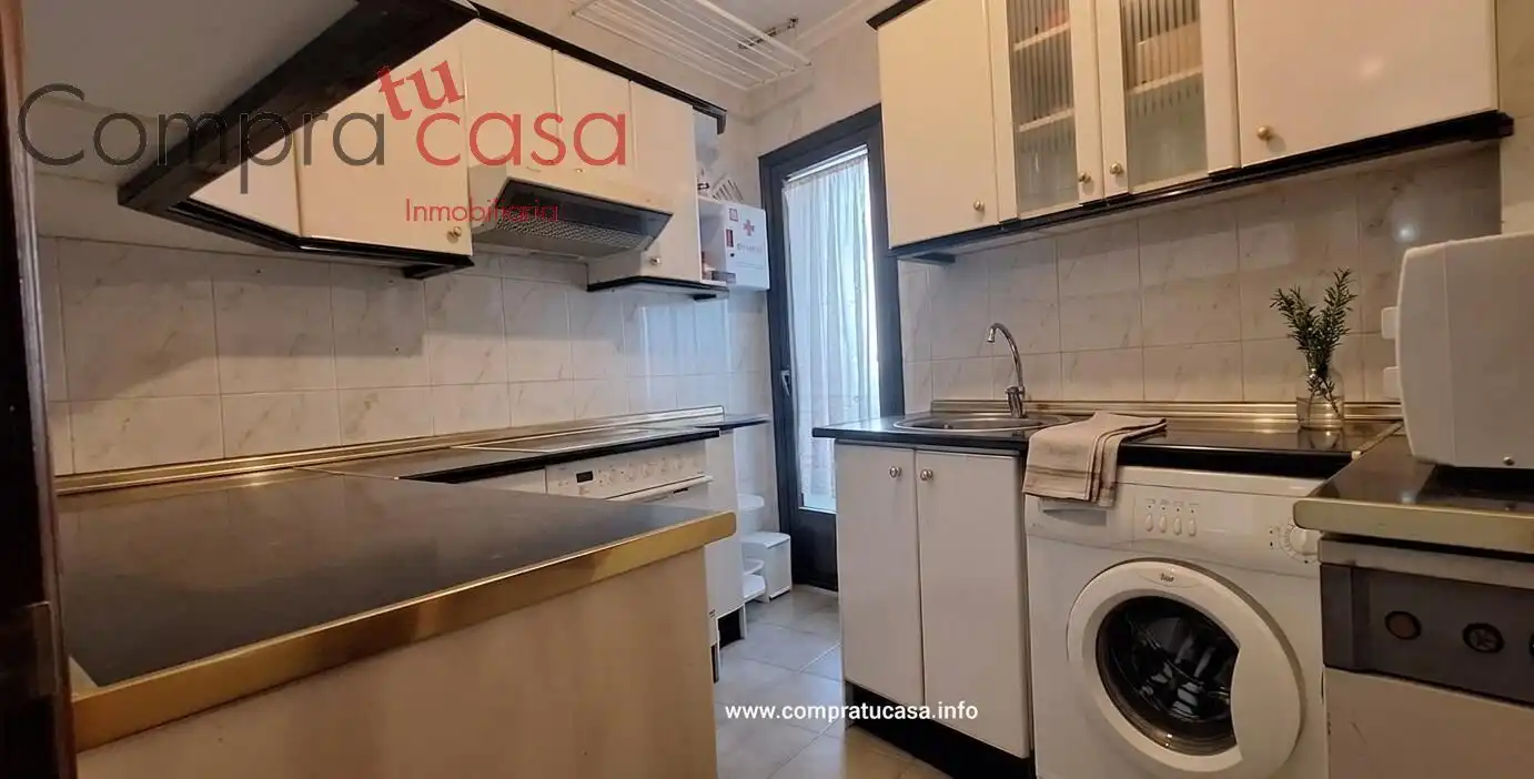 Cuina de Pis en venda en Segovia amb Calefacció, Parquet i Traster