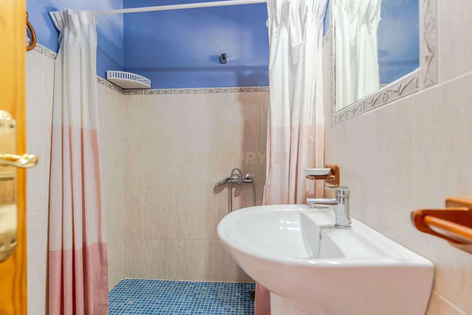 Bathroom of Houses for sale in Ítrabo  with Furnished and Jacuzzi