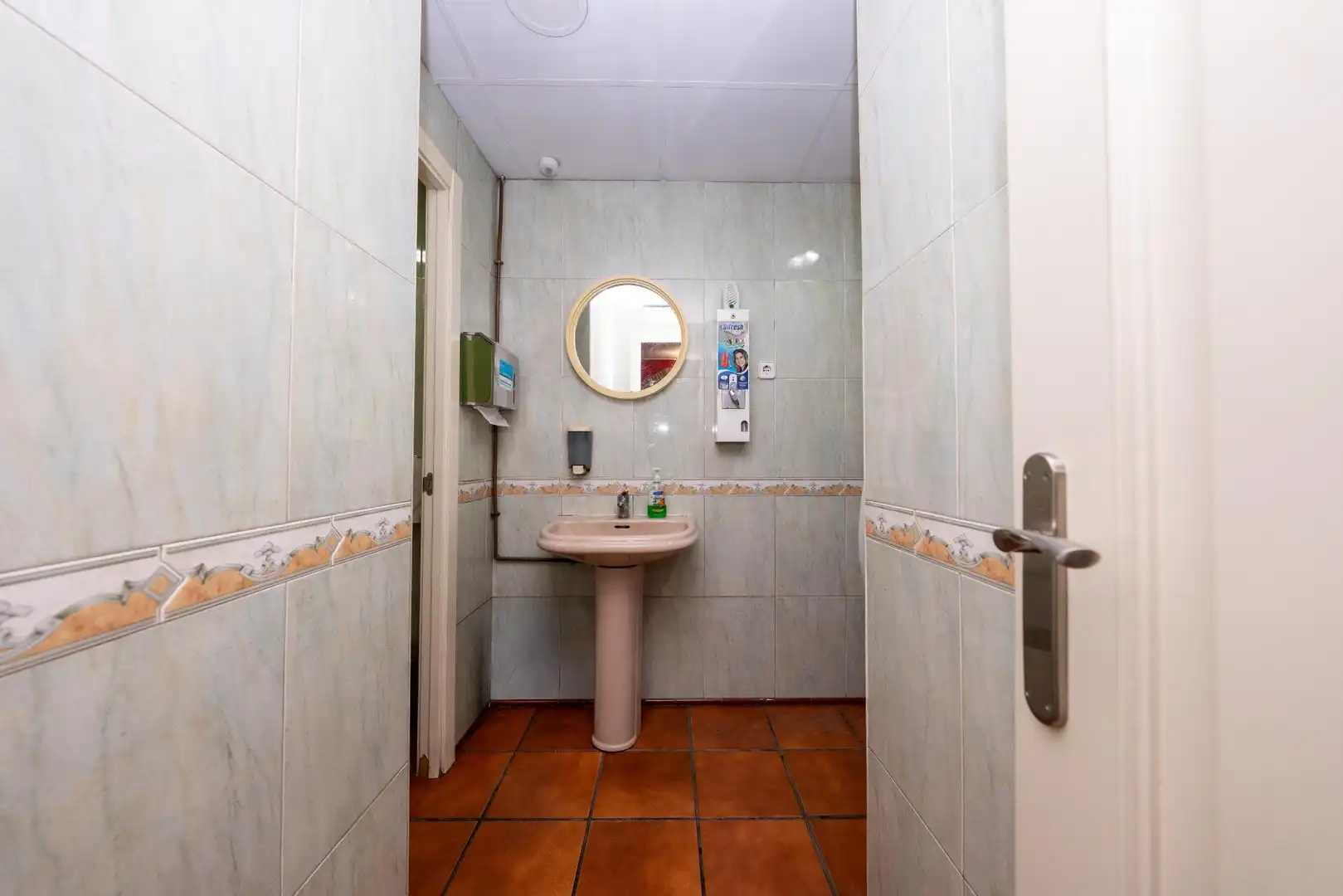 Badezimmer von Geschaftsraum zur Miete in Paracuellos de Jarama