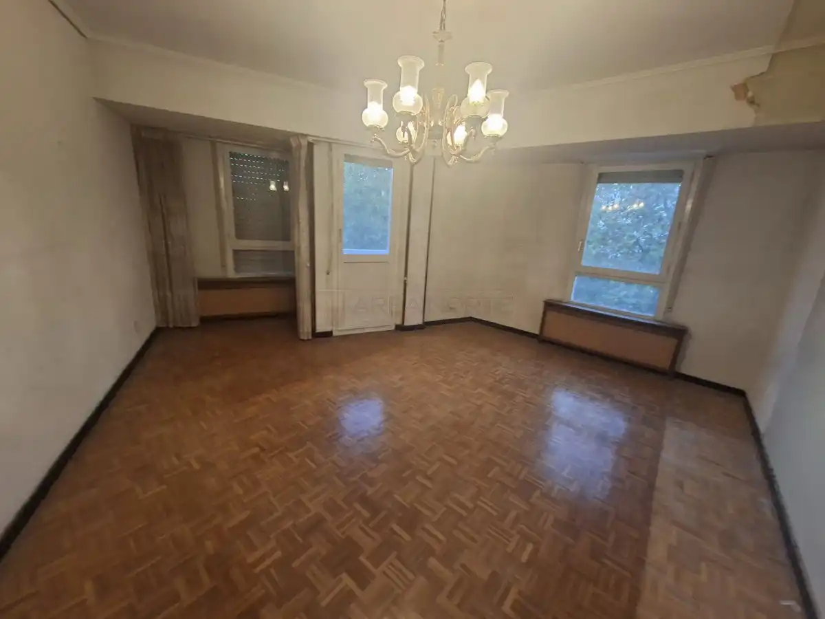 Sala d'estar de Pis en venda en Vitoria - Gasteiz amb Calefacció, Parquet i Terrassa