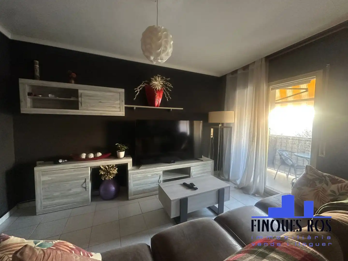 Sala d'estar de Casa adosada en venda en Vinaròs amb Aire condicionat, Terrassa i Moblat