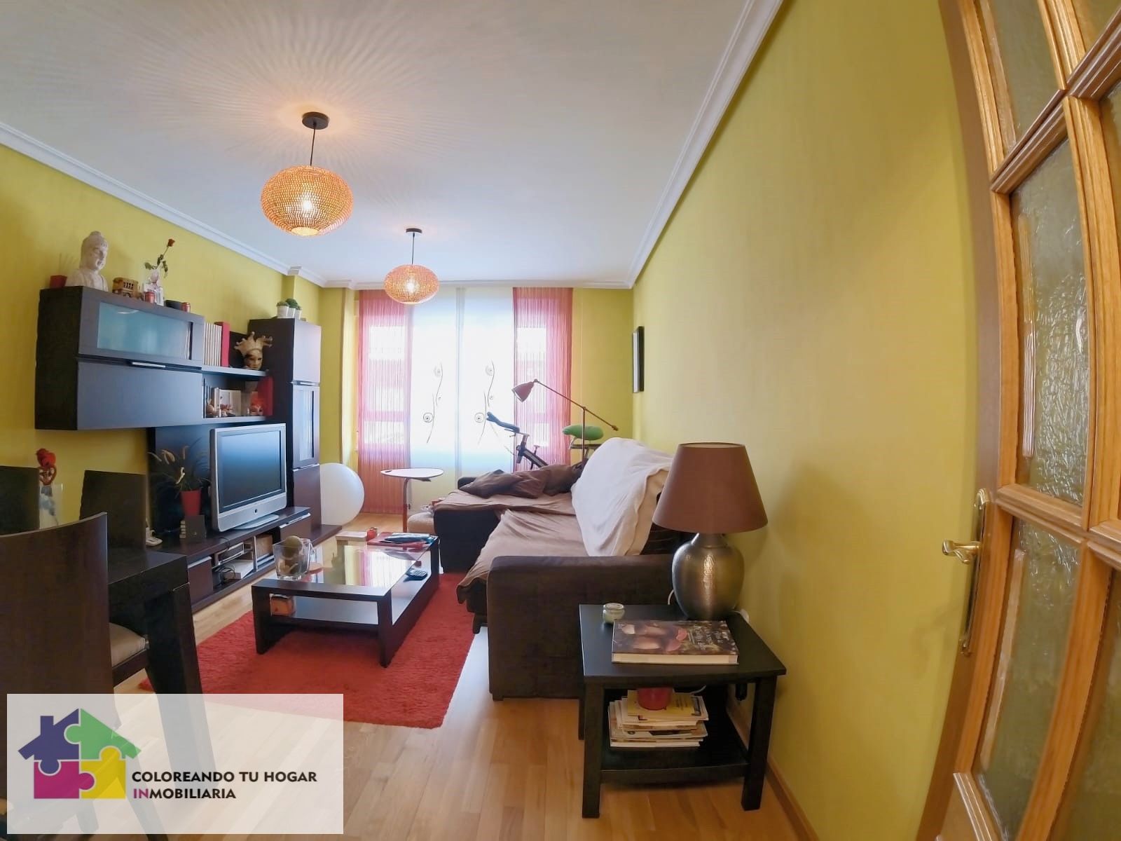 Sala d'estar de Pis en venda en Villaquilambre amb Calefacció, Parquet i Terrassa