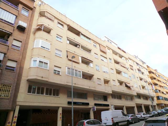 Apartamento en Venta en Avda. Beniardá en Colonia Madrid