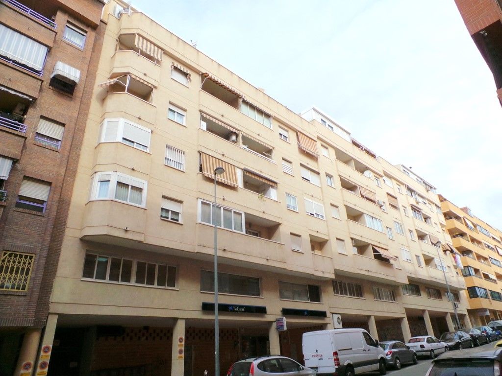 Apartment for sale in Avda. Beniardá, Colonia Madrid