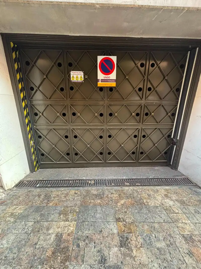 Aparcament en venda a Valdepeñas