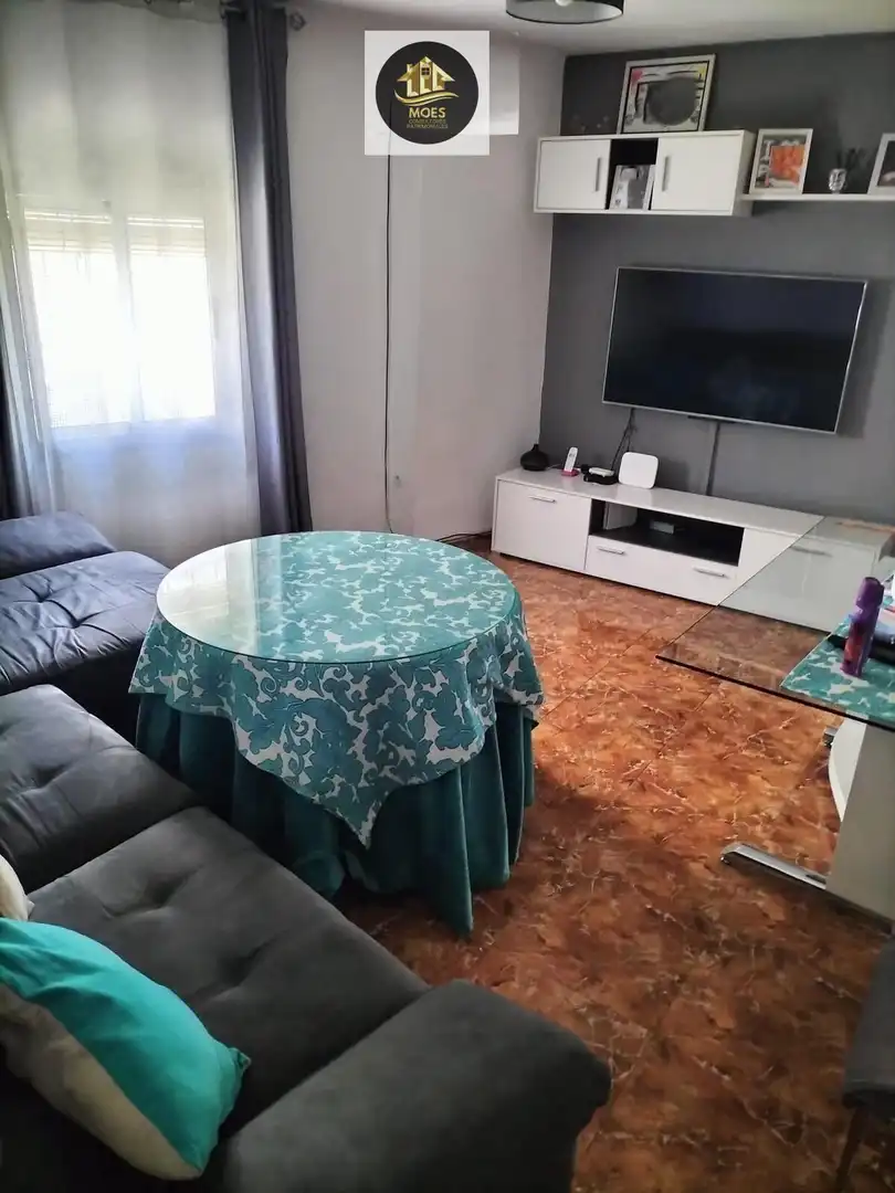 Sala d'estar de Casa o xalet en venda en Úbeda amb Aire condicionat, Moblat i Balcó