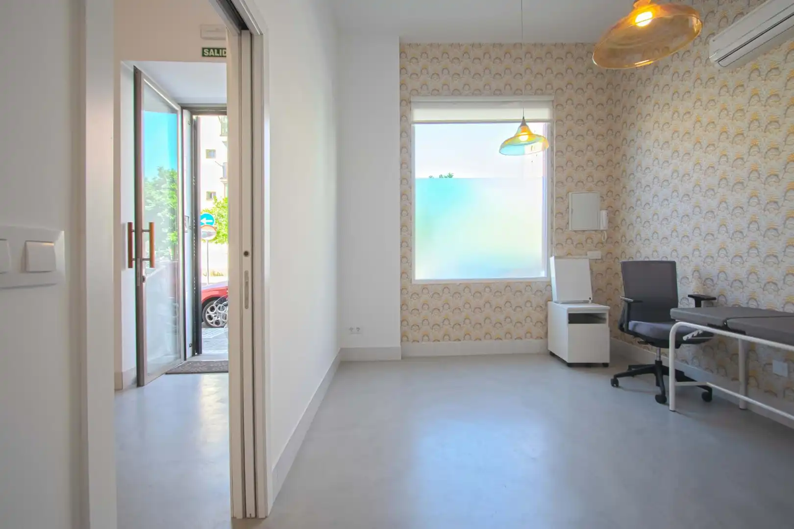 Commercial properties for sale in Sevilla  with Air Conditioner