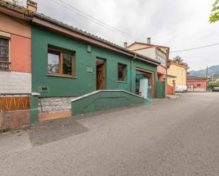 Exterior view of Single-family semi-detached for sale in Oviedo   with Air Conditioner and Private garden