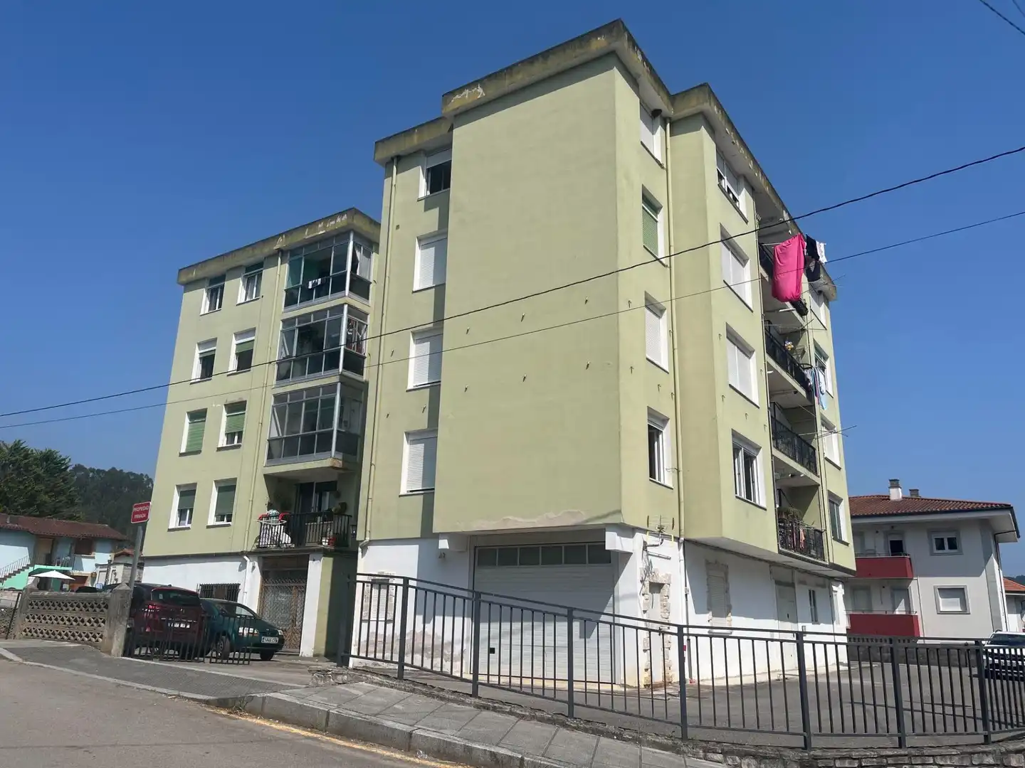 Vista exterior de Pis en venda en Ramales de la Victoria amb Terrassa i Moblat