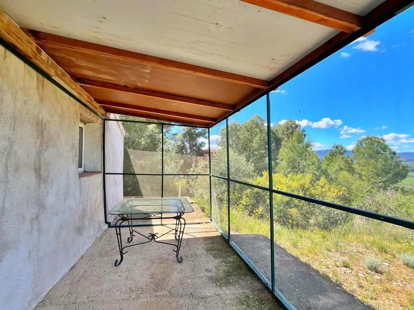 Houses for sale in Flix