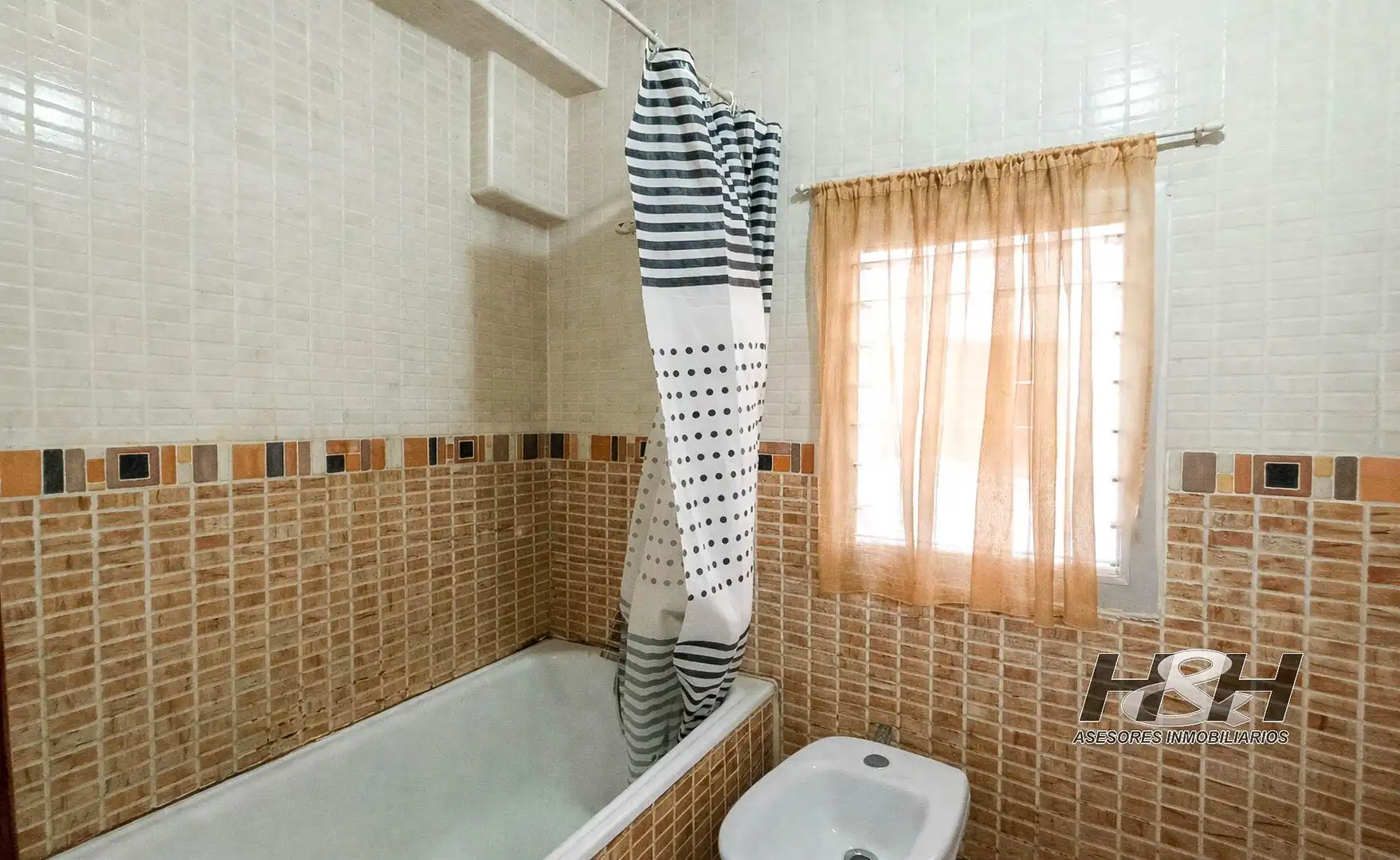 Baño de Piso en venta en Paterna con Aire acondicionado y Calefacción