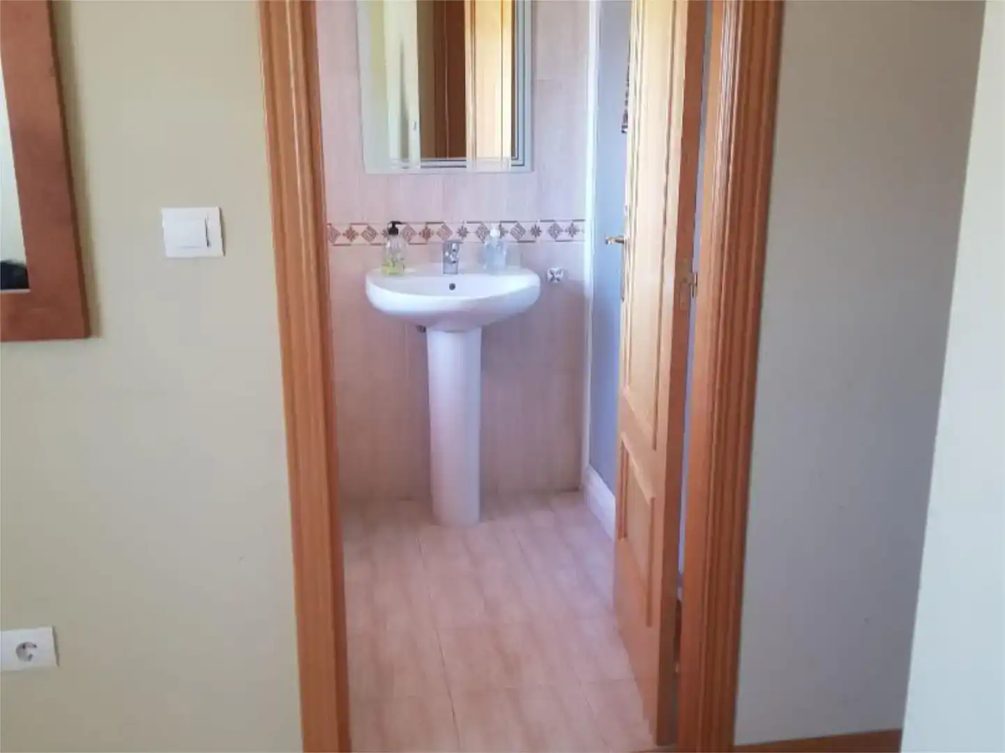 Bany de Casa adosada en venda en Cabañas Raras amb Jardí privat, Parquet i Moblat