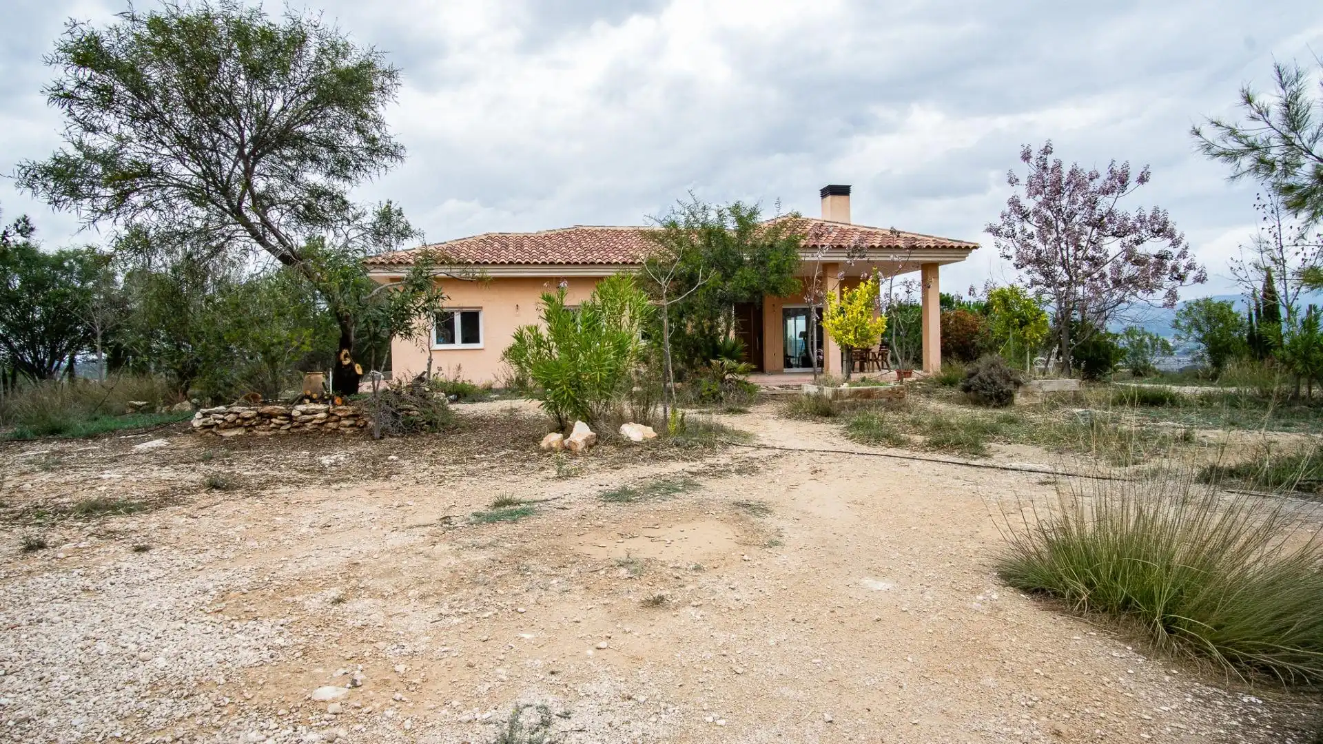 Chalet con jardín en venta en Sax