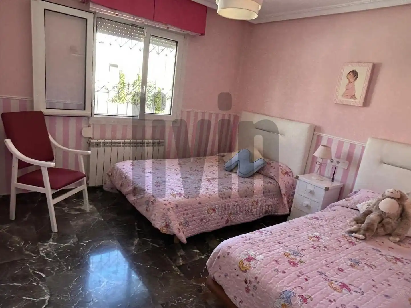 Dormitori de Casa adosada en venda en Jaén amb Aire condicionat, Calefacció i Jardí privat
