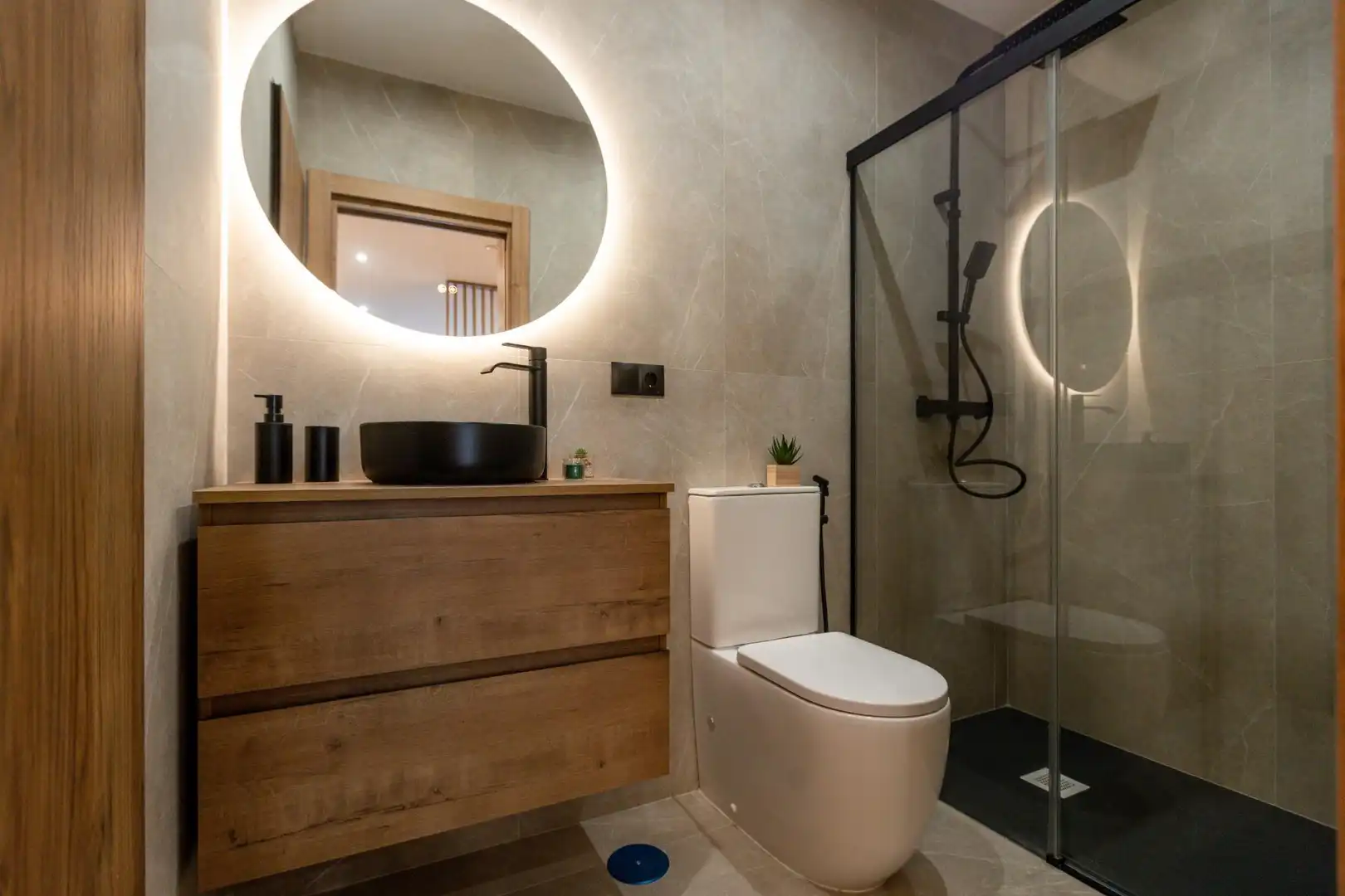 Bathroom of Study for sale in Granada  with Air Conditioner, Heating and Alarm