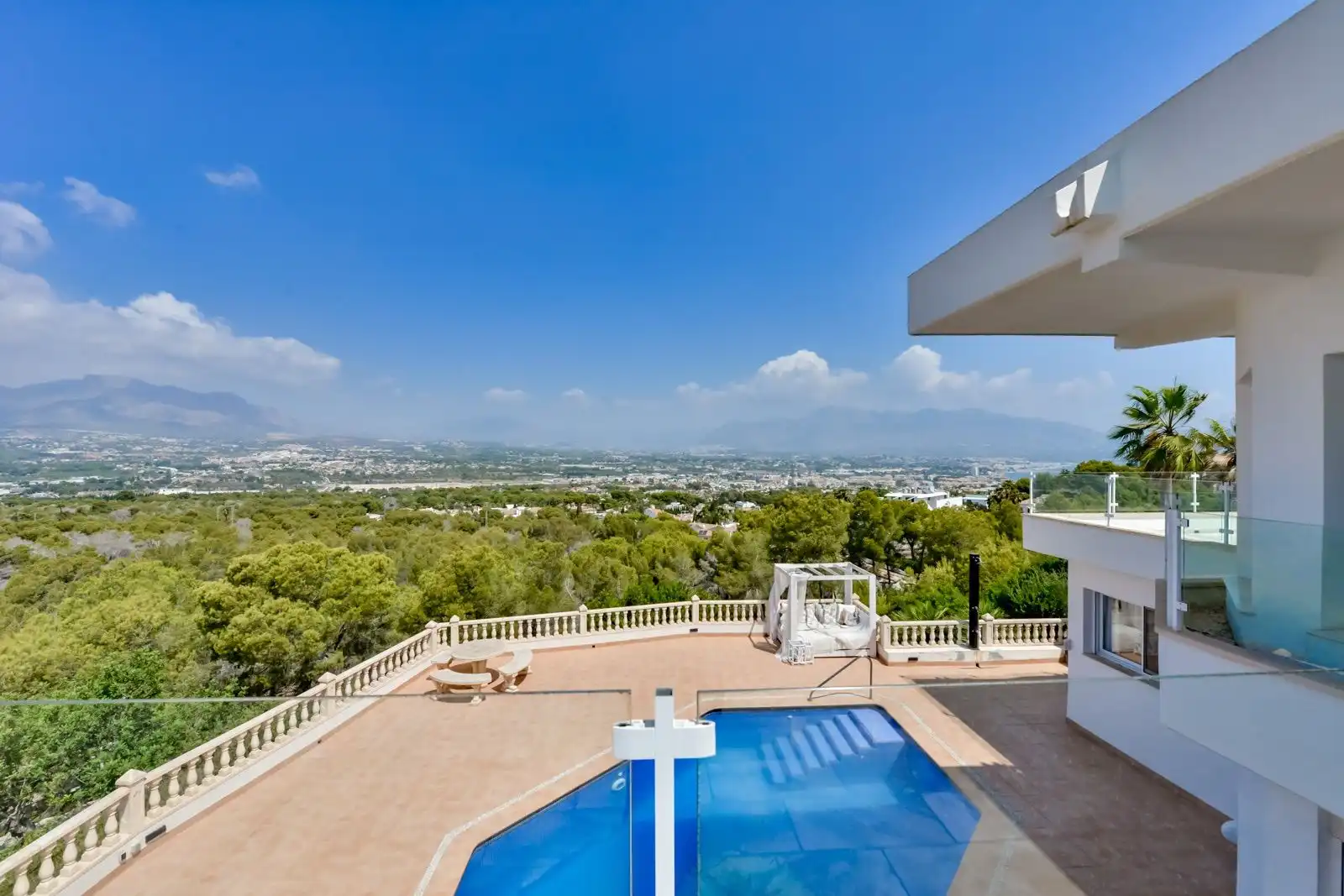 Casa con piscina en venta en L'Albir