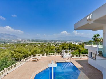 Casa con piscina en venta en L'Albir