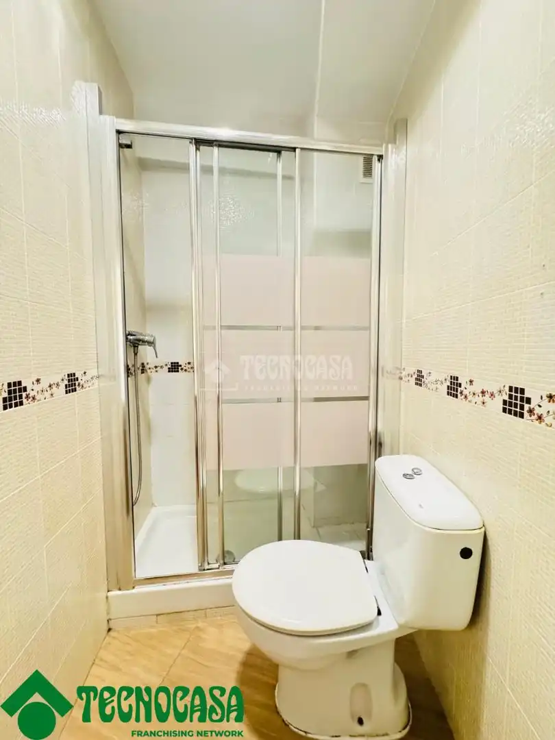 Bathroom of Flat for sale in Toledo  with Air Conditioner, Heating and Balcony