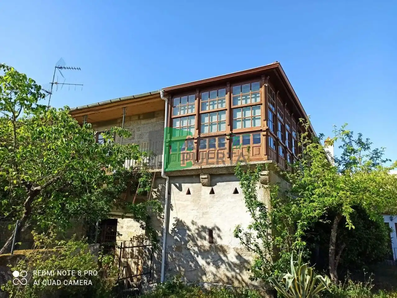 Vista exterior de Finca rústica en venda en Cenlle amb Calefacció, Jardí privat i Terrassa