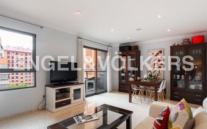 Living room of Apartment for sale in  Valencia Capital  with Air Conditioner, Swimming Pool and Balcony