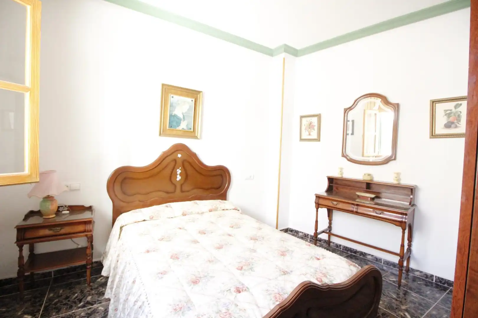 Habitación de Casa o chalet en venta en Baza con Calefacción y Balcón