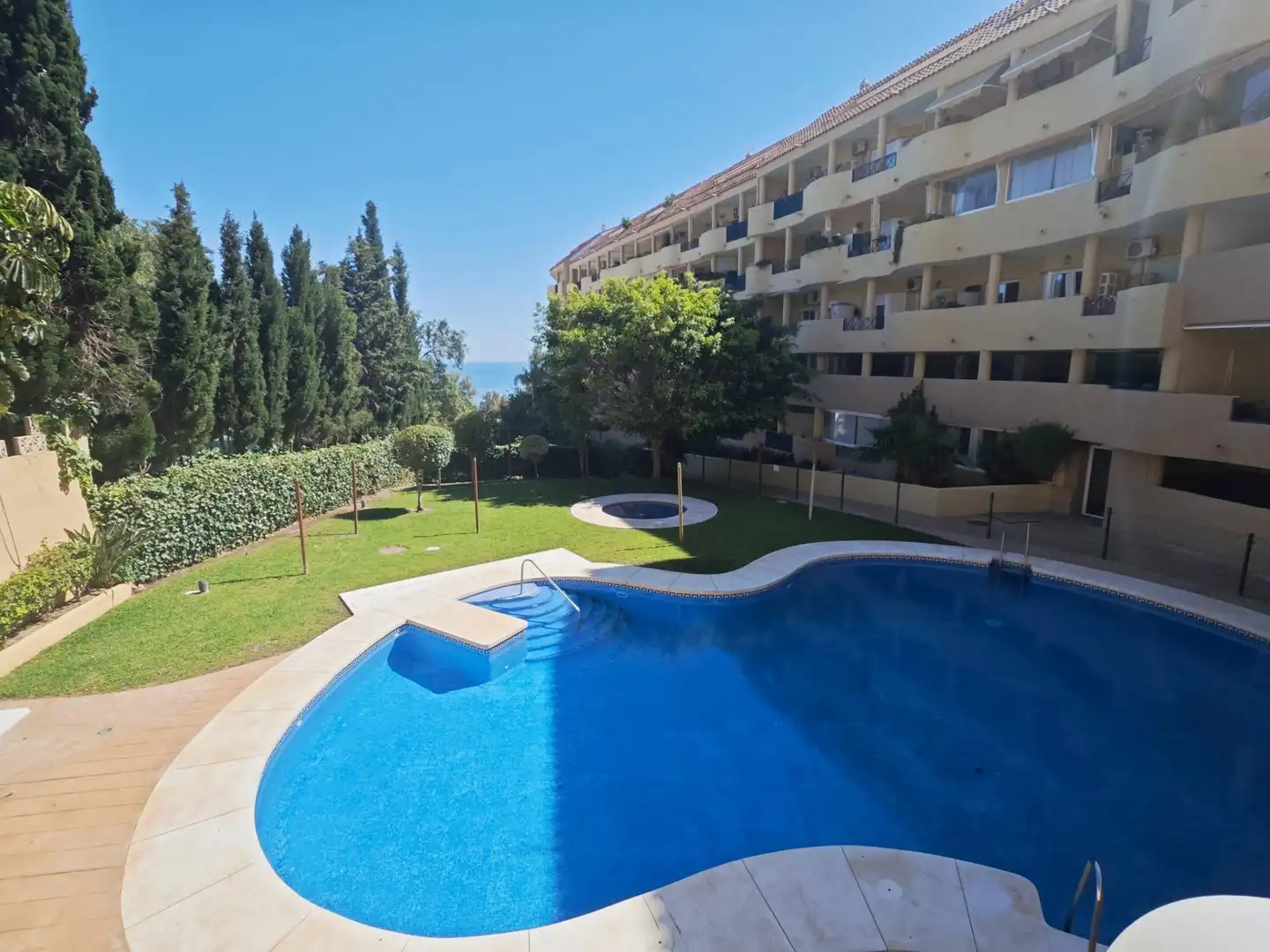 Piscina de Estudio de alquiler en Fuengirola con Aire acondicionado, Jardín privado y Terraza