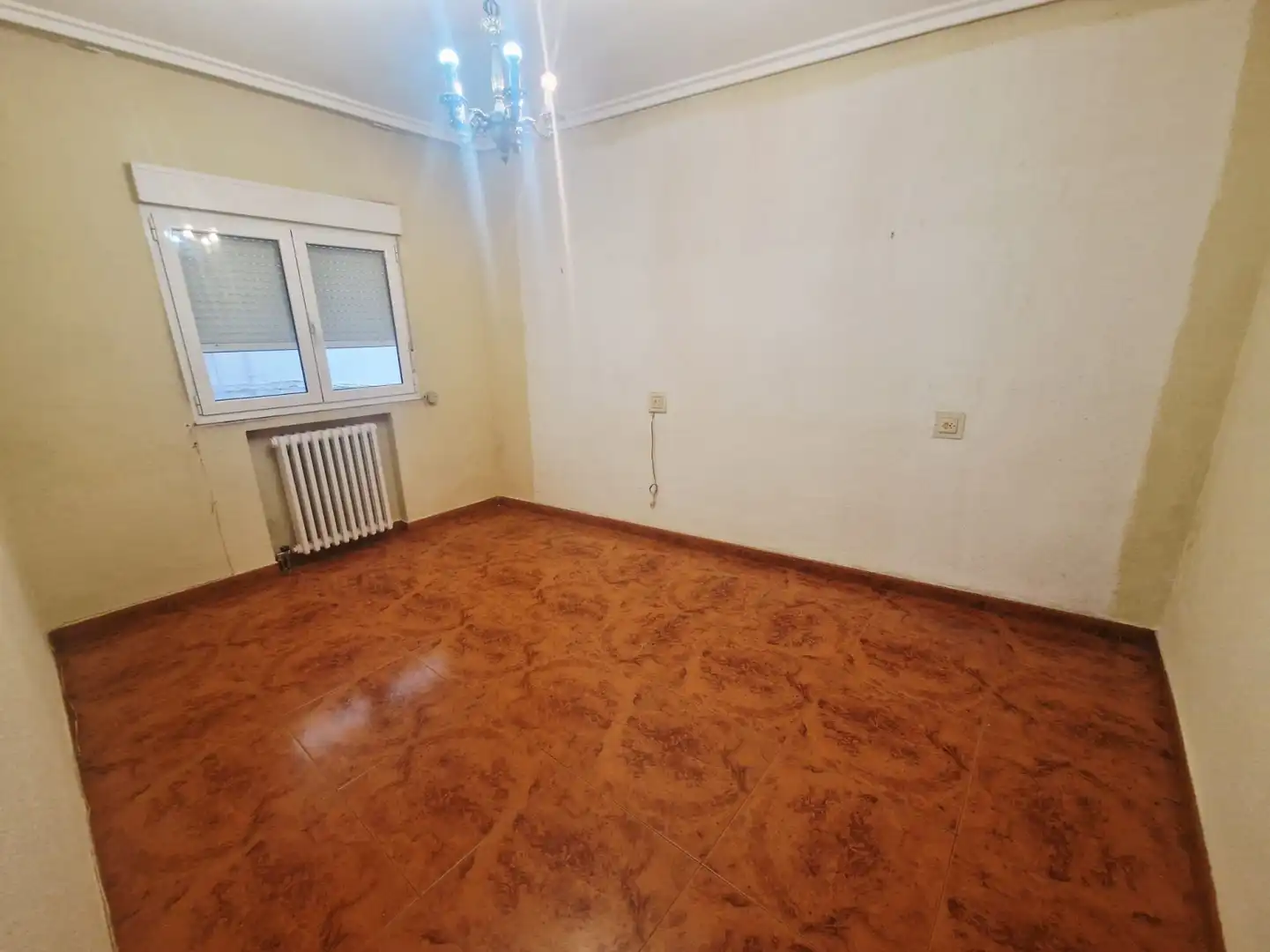 Habitación de Piso en venta en Avilés con Parquet y Terraza