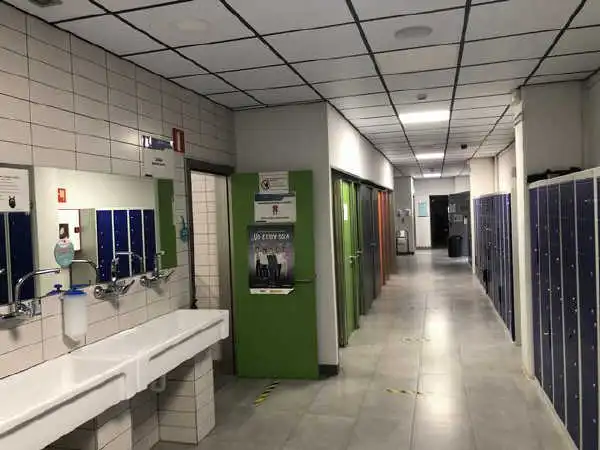 Fabrikhallen zum Verkauf in Aoiz / Agoitz mit Heizung und Alarm