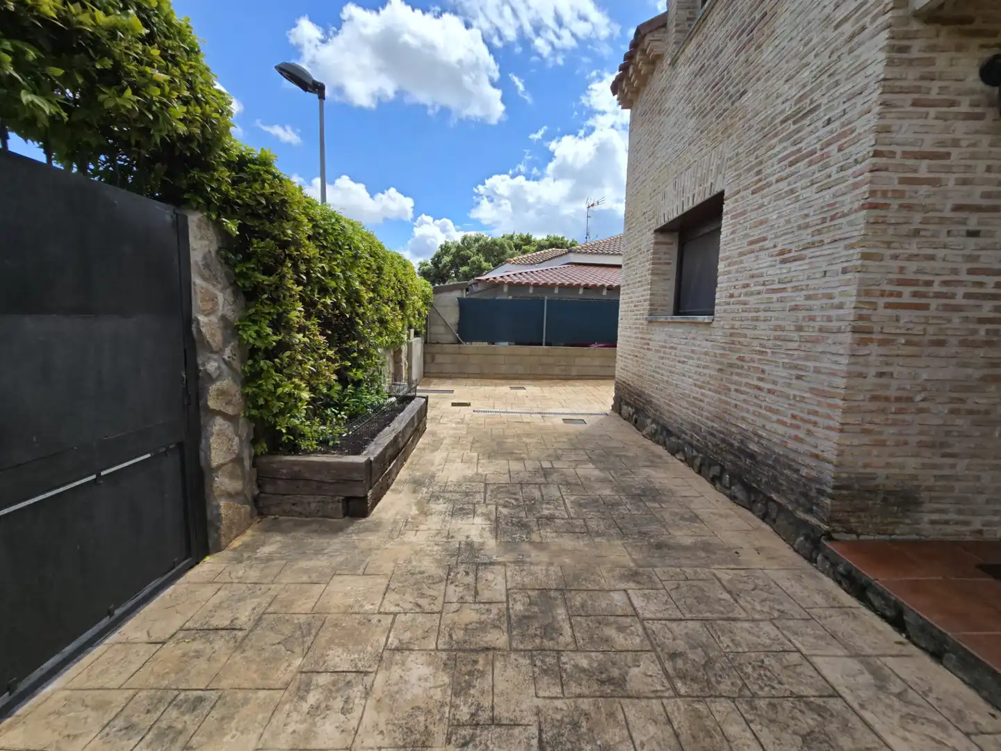 Terrassa de Casa o xalet en venda en Chiloeches amb Calefacció, Jardí privat i Piscina