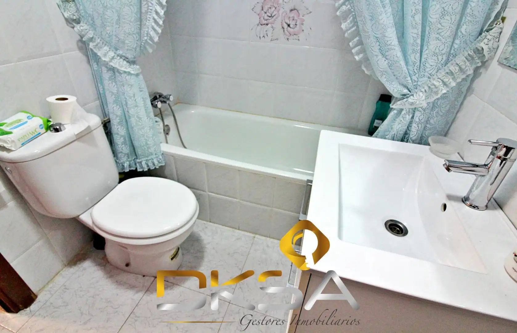 Bathroom of Flat for sale in Benicasim / Benicàssim  with Private garden, Terrace and Balcony