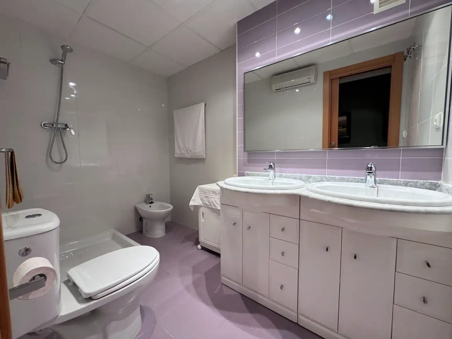 Baño de Piso en venta en Xirivella con Aire acondicionado, Amueblado y Balcón