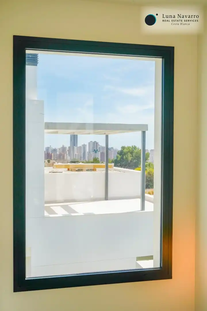 Houses for sale in Carrer Praga, Golf Bahía