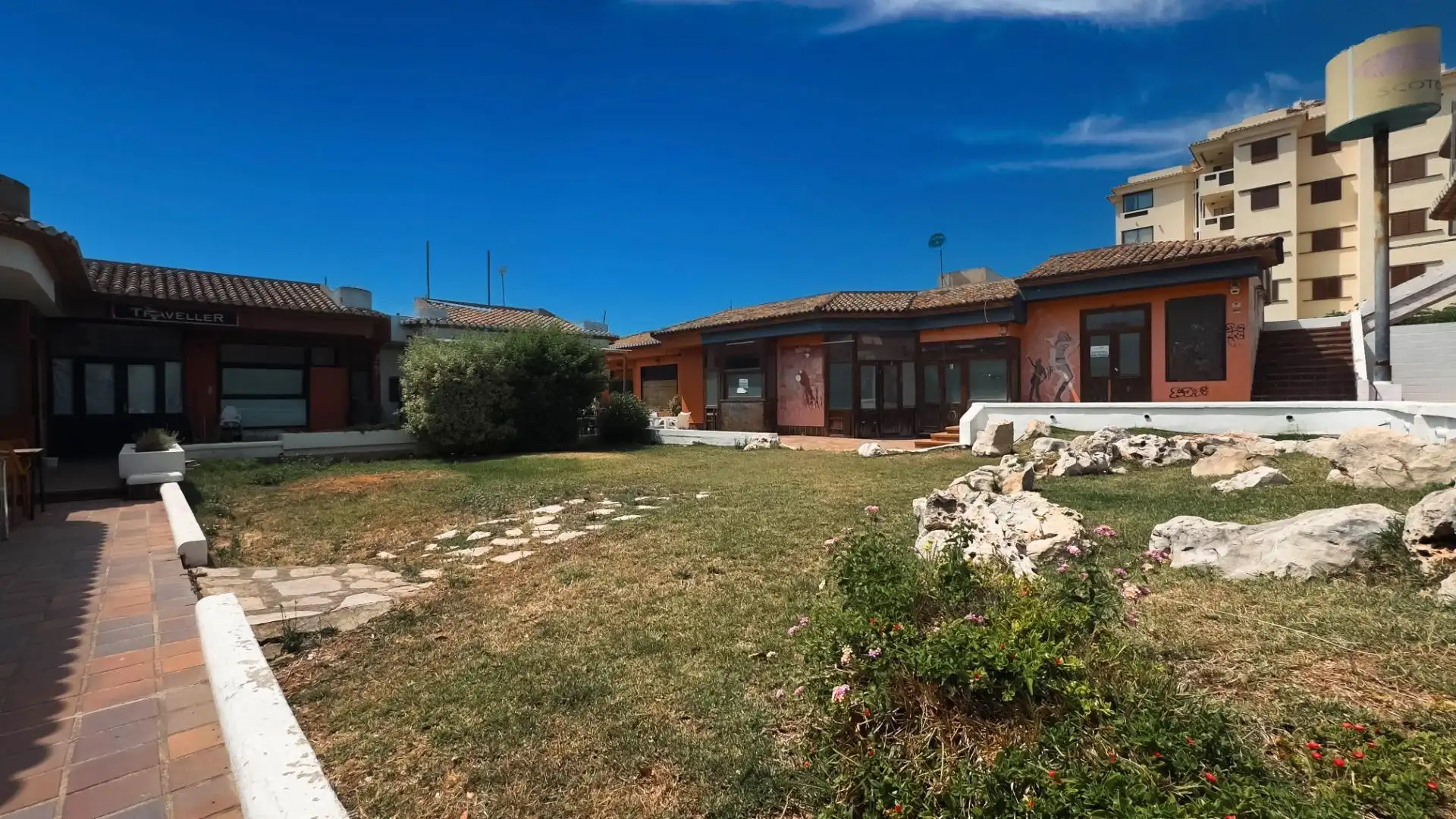 Jardí de Local en venda en Dénia