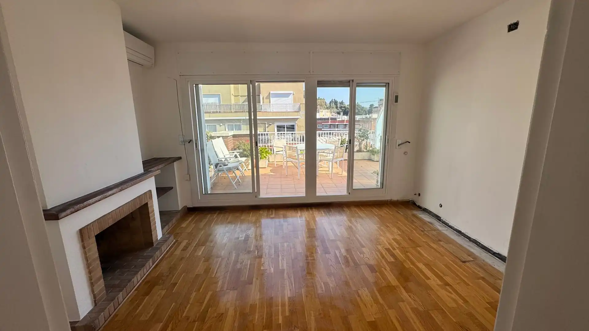 Sala de estar de Ático en venta en Barcelona con Aire acondicionado, Terraza y Balcón