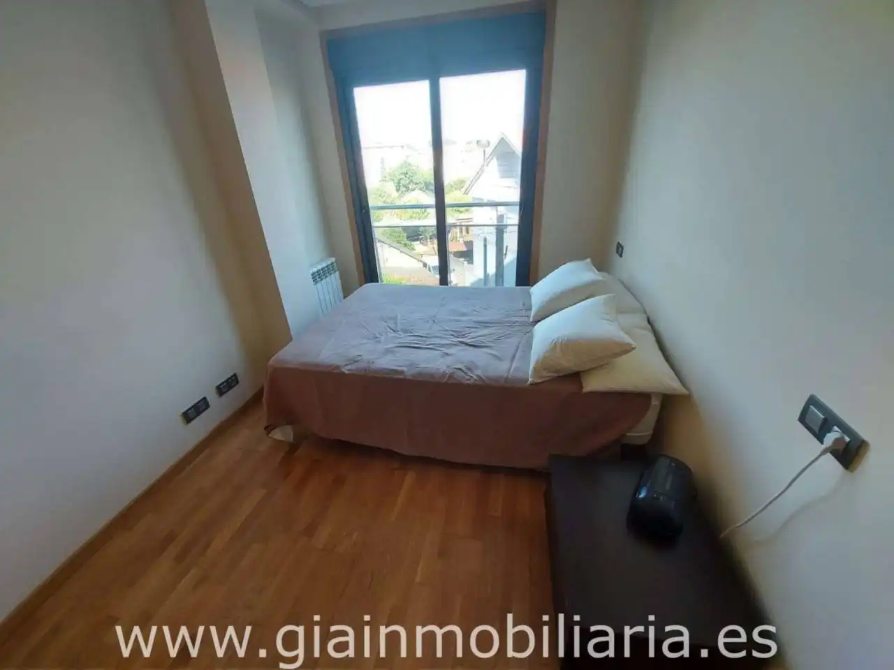 Habitación de Apartamento de alquiler en Salvaterra de Miño con Calefacción, Trastero y Amueblado