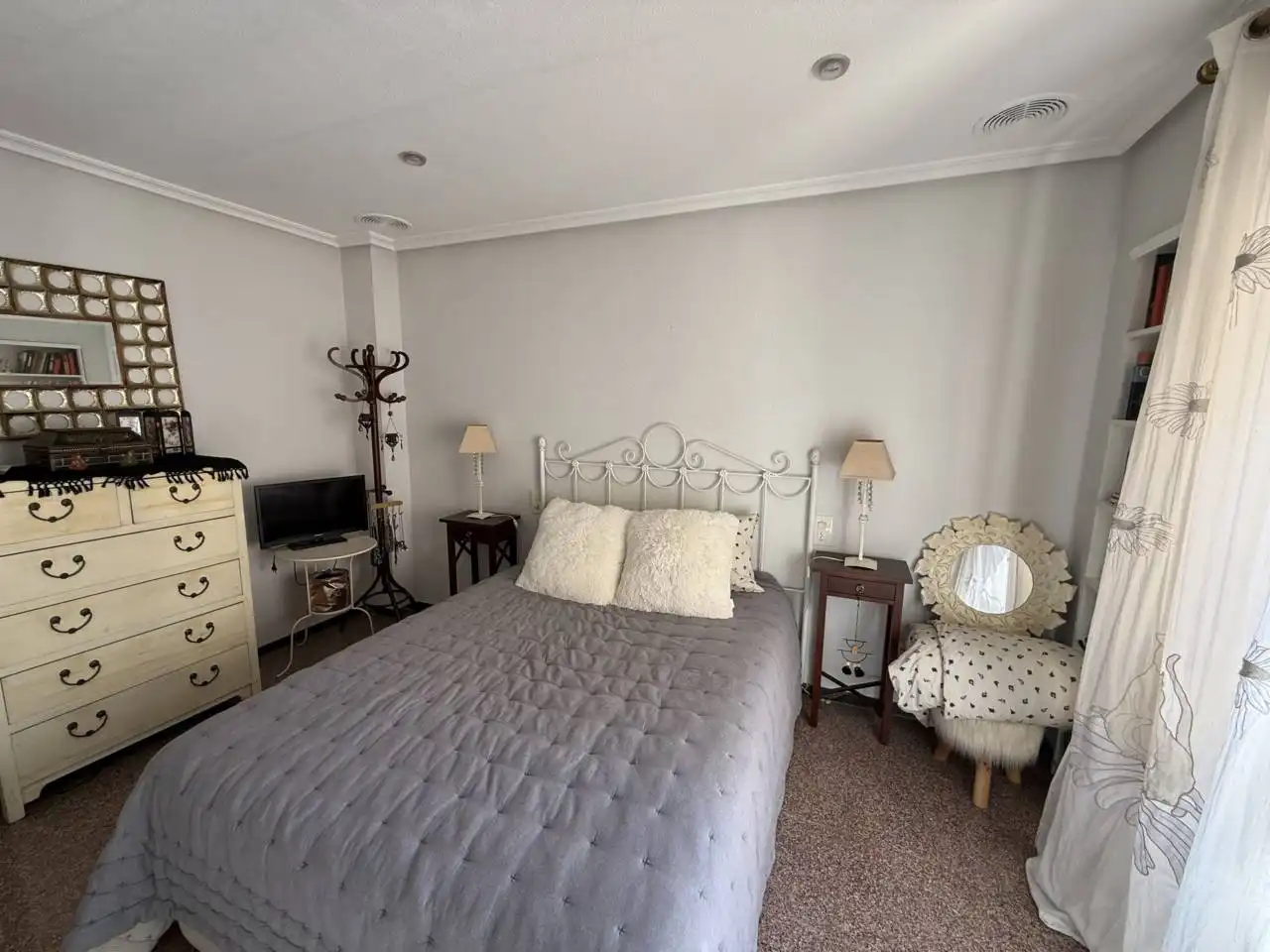 Habitación de Piso en venta en Elche / Elx con Aire acondicionado, Terraza y Trastero