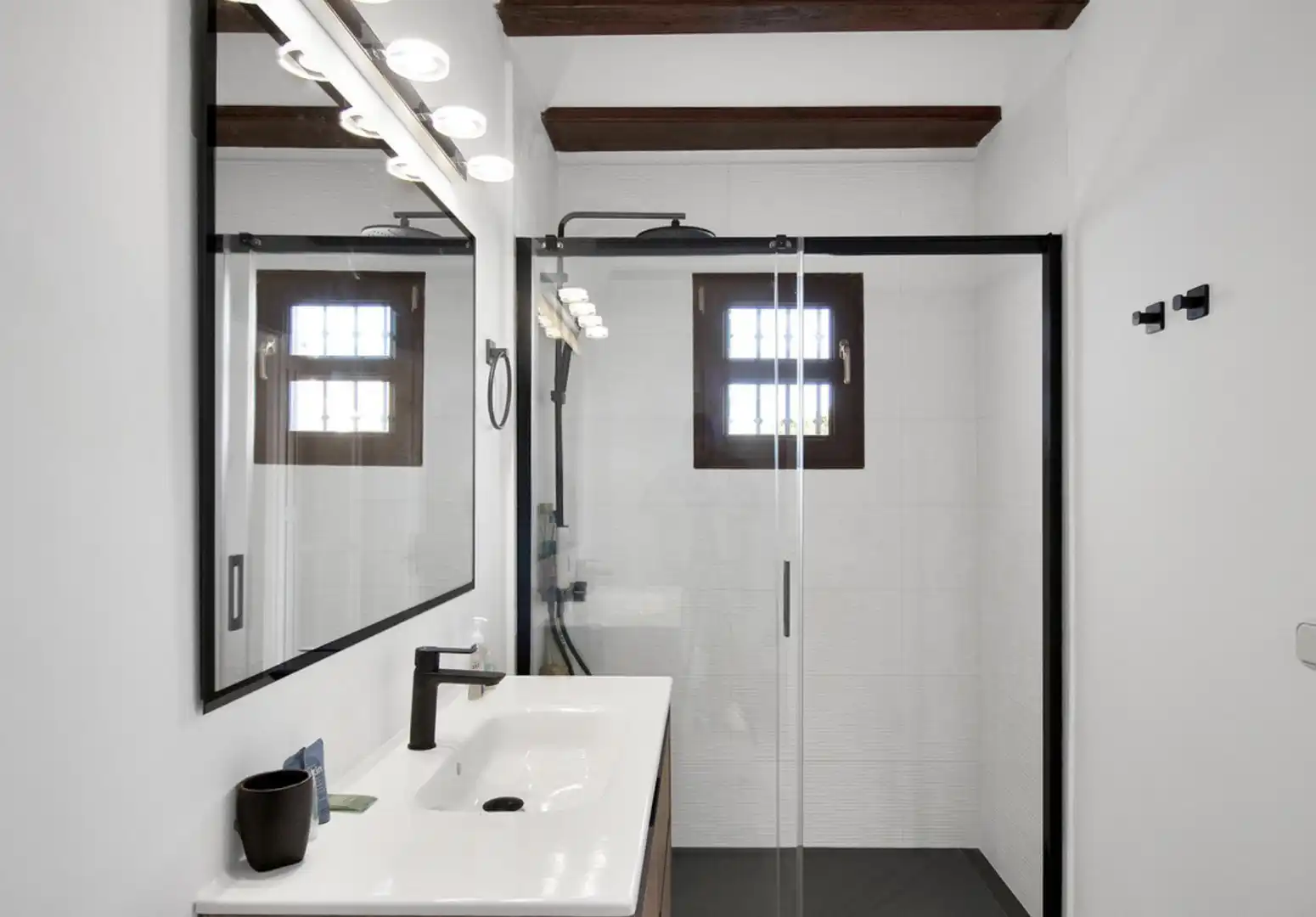 Baño de Casa adosada en venta en Marbella con Aire acondicionado, Jardín privado y Terraza