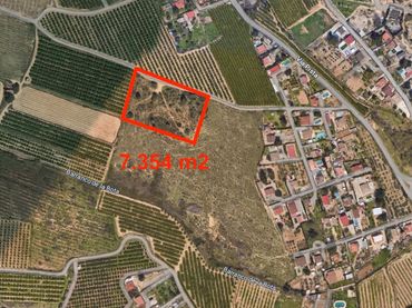 Rustikales Grundstück zum Verkauf in Vía pista