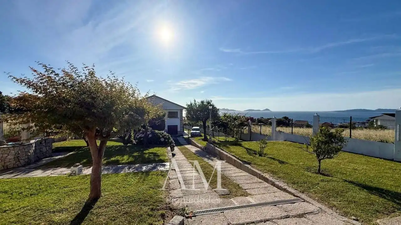 Casa o xalet en venda en Vigo  amb Calefacció, Jardí privat i Terrassa
