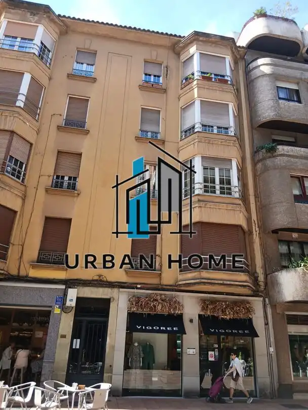 Dúplex amb ascensor en venda a Calle Alfonso V, imagen 2