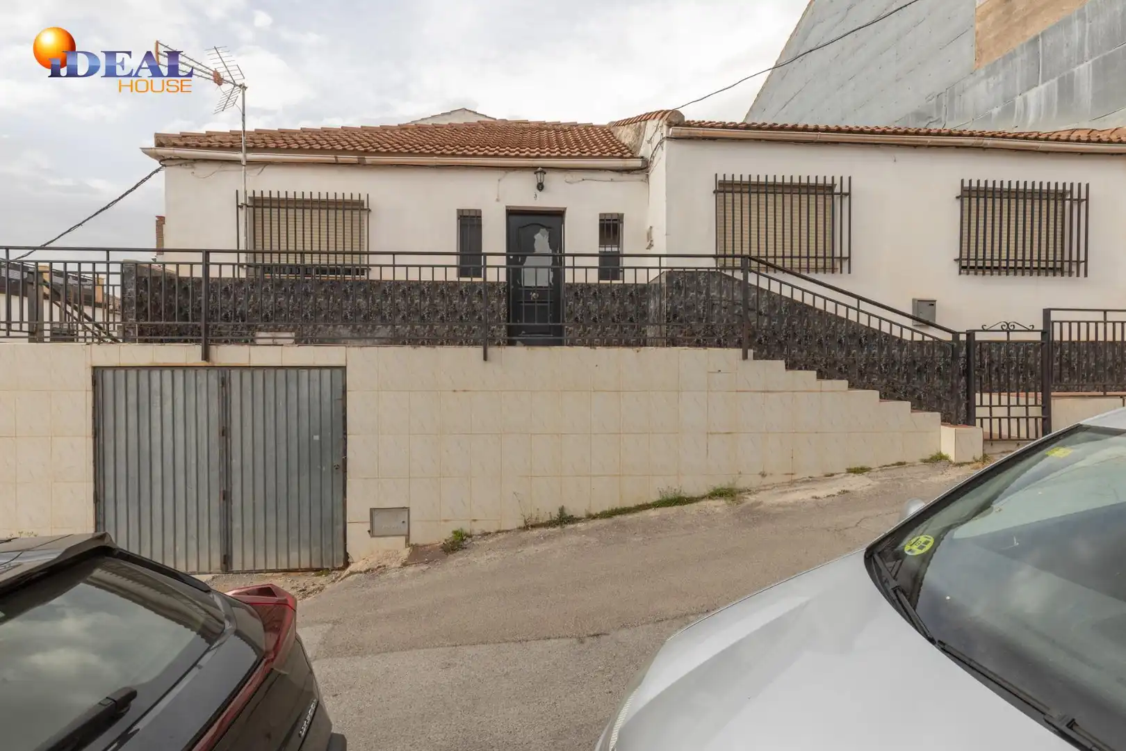 Vista exterior de Casa o chalet en venta en Iznalloz con Calefacción y Trastero