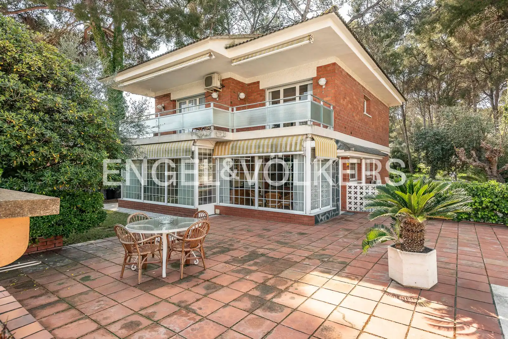 Houses for sale in Montmar