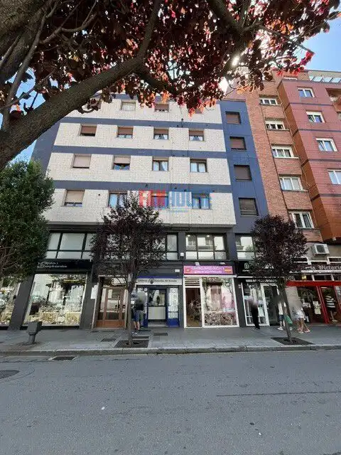 Vista exterior de Oficina en venda en Gijón 