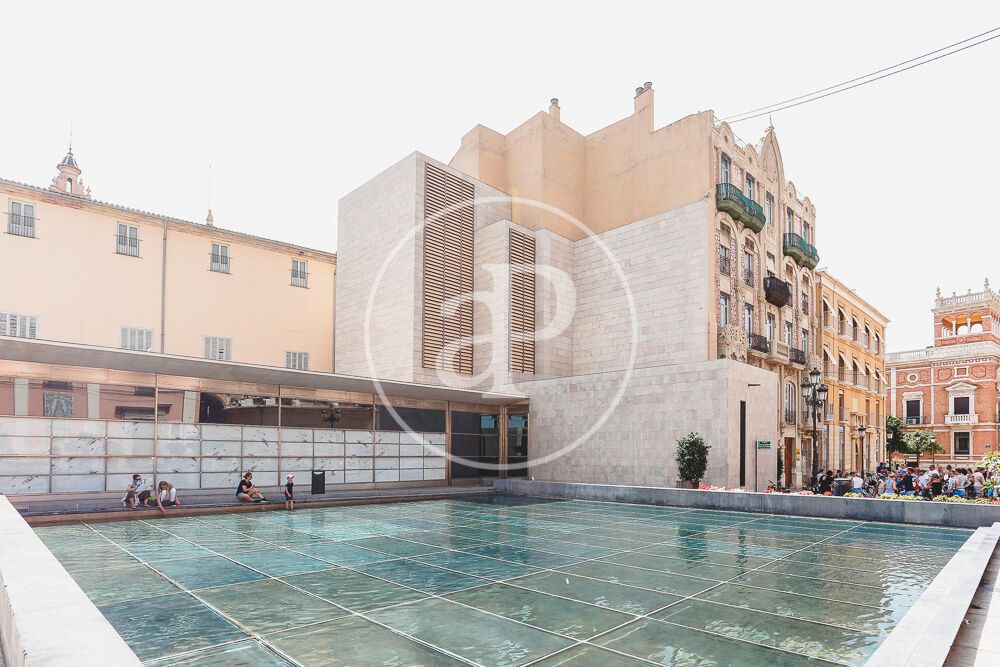 Vista exterior de Pis en venda en  Valencia Capital amb Calefacció i Terrassa
